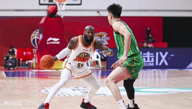 布伦森38分字母32+13尼克斯终结雄鹿7连胜　NBA圣诞大战，尼克斯主场迎战雄鹿，尼克斯目前16胜12负排在东部第6位，雄鹿则是一波7连胜，22胜7负高居东部次席，两队两天前有过交锋，雄鹿轻松取胜。